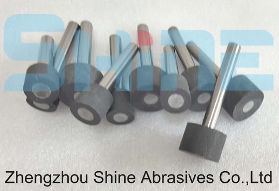 Enlaces vitrificados con pines montados en CBN para el rectificado de materiales HSS